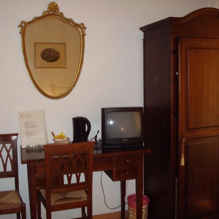 Albergo La Sfinge Chiusi Luaran gambar