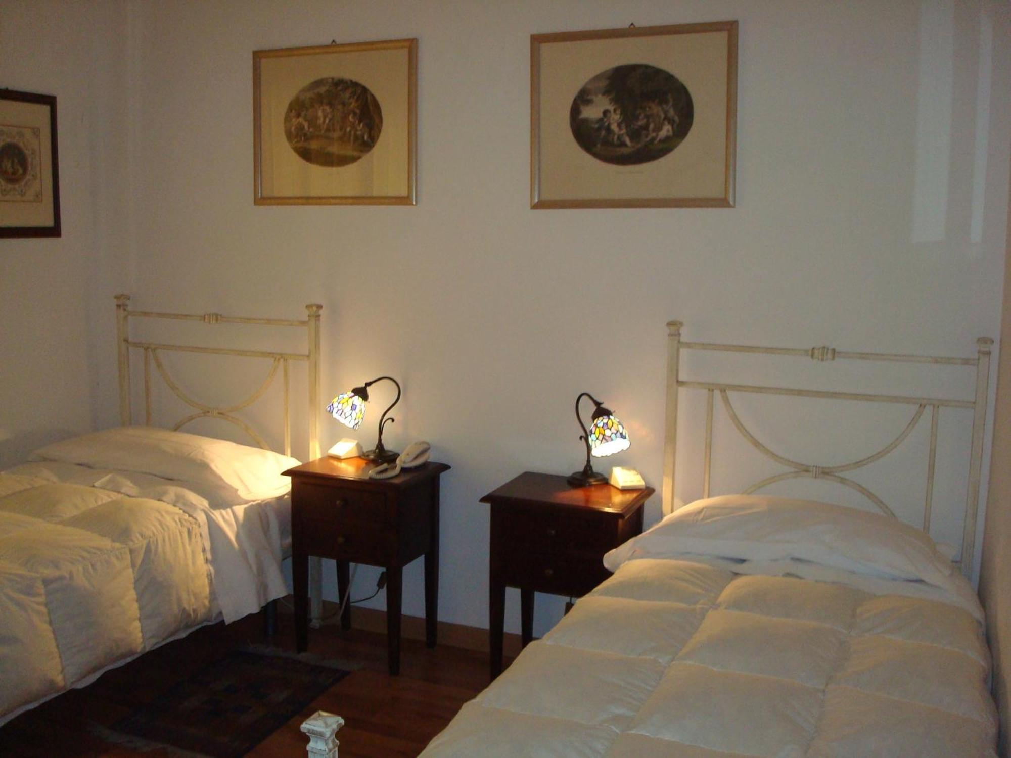 Albergo La Sfinge Chiusi Luaran gambar