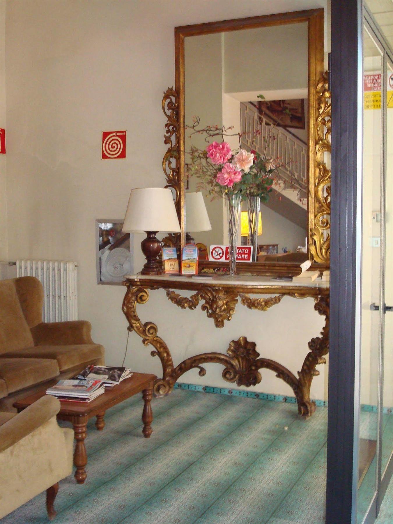 Albergo La Sfinge Chiusi Luaran gambar