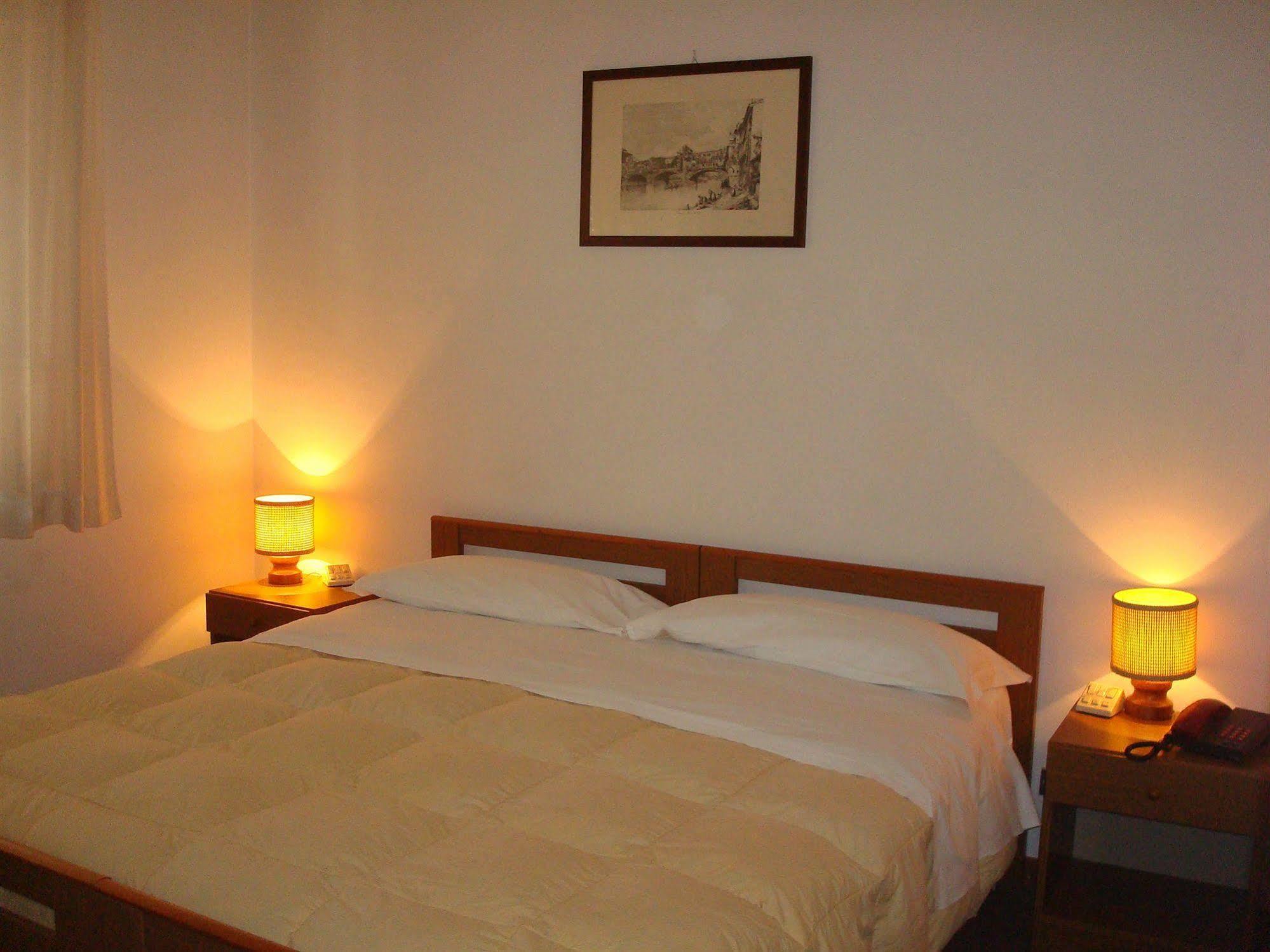 Albergo La Sfinge Chiusi Luaran gambar